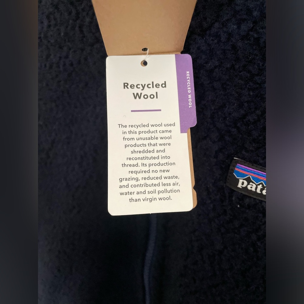 Patagonia - Women’s Woolyester Fleece Jacket - Picture 3 of 8